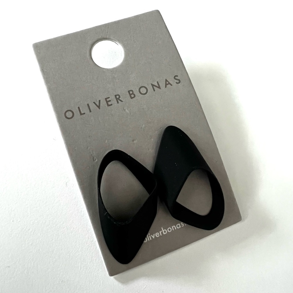 Oliver and Bonas: asymetrical earrings